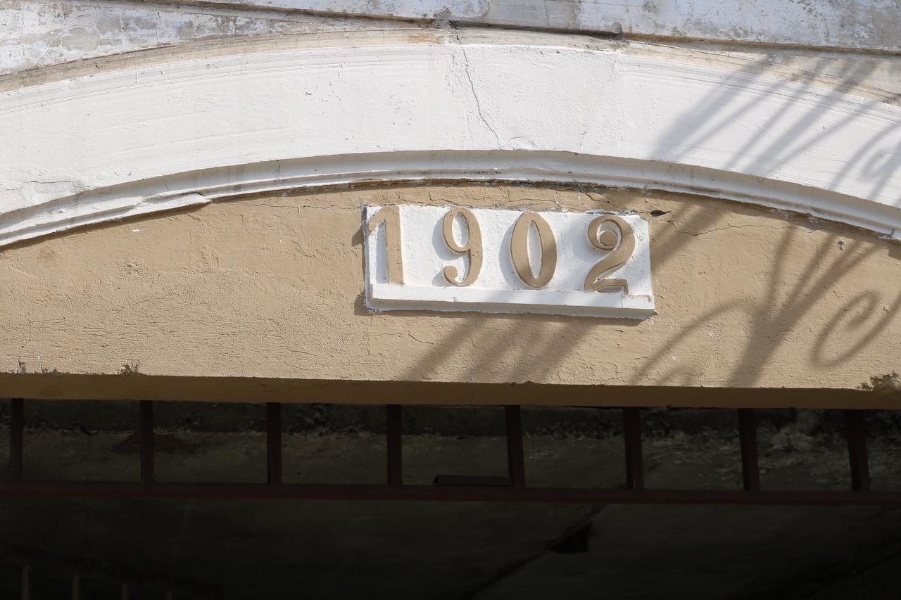 Luxor 1902 Batumi Exterior foto